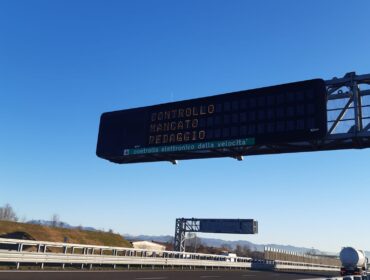 3 Pannello messaggio variabile installato su Autostrad A35